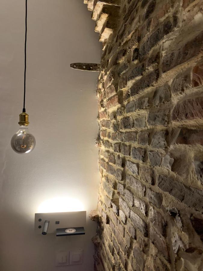 Double Room,1465091200:JPEG